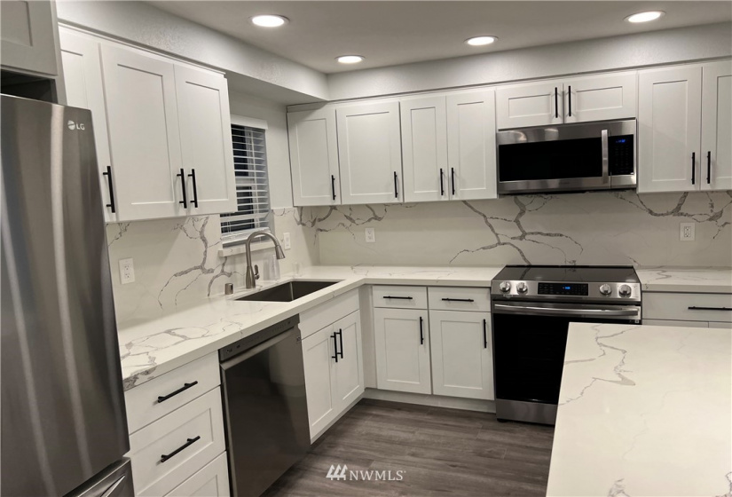 19215 15, Shoreline, Washington 98155, 2 Bedrooms Bedrooms, ,1 BathroomBathrooms,Residential Lease,For Rent,15,NWM1871876