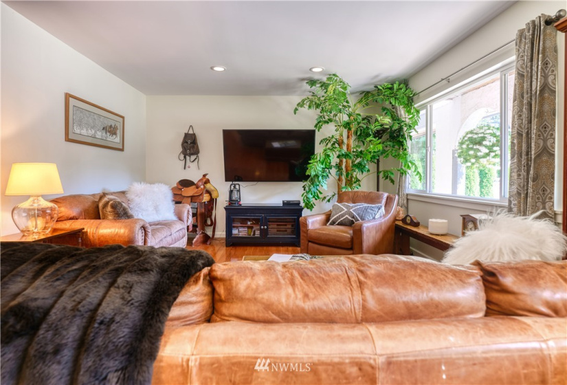 1890 Benson, Point Roberts, Washington 98281, 3 Bedrooms Bedrooms, ,2 BathroomsBathrooms,Residential,For Sale,Benson,NWM1872079