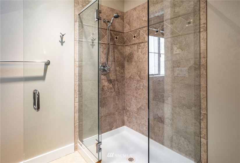 3646 Dayton, Seattle, Washington 98103, 2 Bedrooms Bedrooms, ,Residential Lease,For Rent,Dayton,NWM1872302