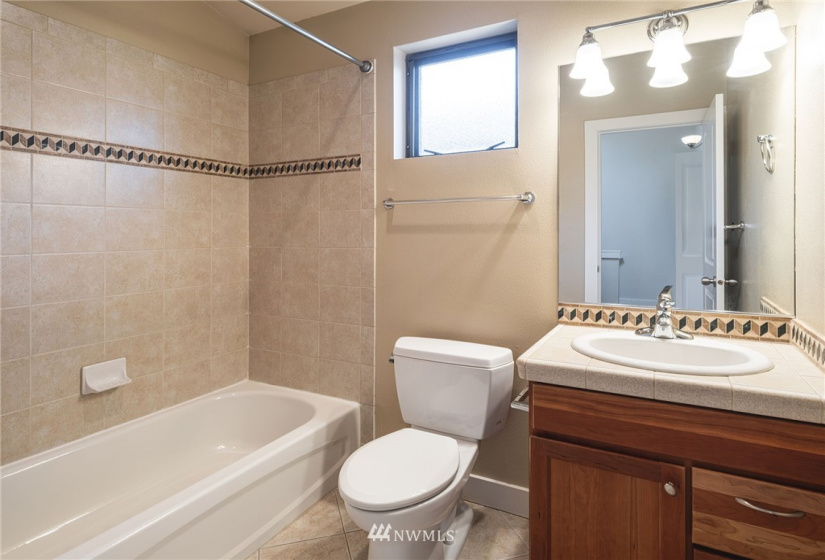 3646 Dayton, Seattle, Washington 98103, 2 Bedrooms Bedrooms, ,Residential Lease,For Rent,Dayton,NWM1872302