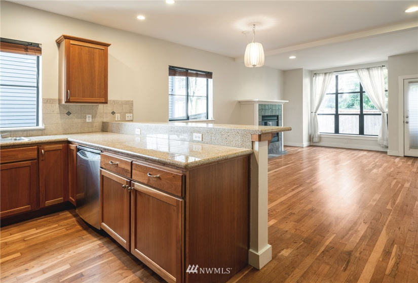 3646 Dayton, Seattle, Washington 98103, 2 Bedrooms Bedrooms, ,Residential Lease,For Rent,Dayton,NWM1872302