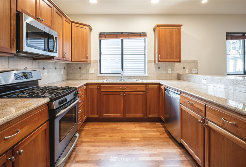 3646 Dayton, Seattle, Washington 98103, 2 Bedrooms Bedrooms, ,Residential Lease,For Rent,Dayton,NWM1872302