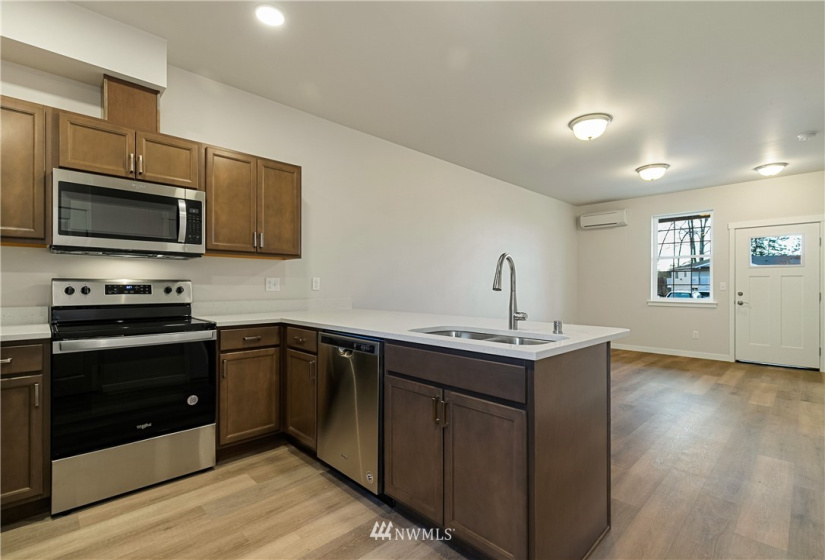 1604 Sunup, Bellingham, Washington 98226, 2 Bedrooms Bedrooms, ,1 BathroomBathrooms,Residential,For Sale,Sunset Village,Sunup,NWM1872108