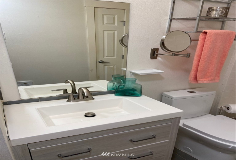 1810 Charles, Seattle, Washington 98144, 2 Bedrooms Bedrooms, ,1 BathroomBathrooms,Residential,For Sale,Stellina,Charles,NWM1871945