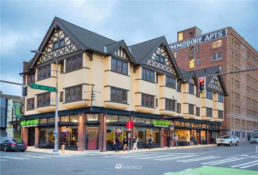 4750 University, Seattle, Washington 98105, ,Residential Income,For Sale,University Heights Add,University,NWM1872358