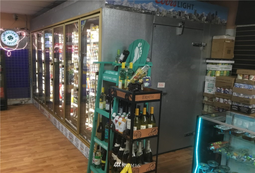 19920 HWY 99, Lynnwood, Washington 98036, ,Business Opportunity,For Sale,HWY 99,NWM1872737
