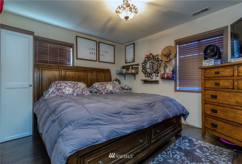 328 10th, Milton-Freewater, Oregon 97862, 4 Bedrooms Bedrooms, ,1 BathroomBathrooms,Residential,For Sale,10th,NWM1872702