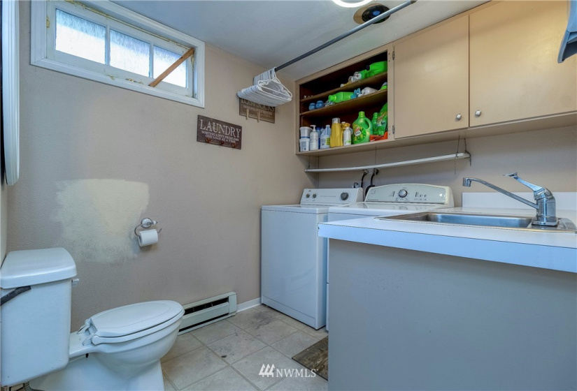 328 10th, Milton-Freewater, Oregon 97862, 4 Bedrooms Bedrooms, ,1 BathroomBathrooms,Residential,For Sale,10th,NWM1872702