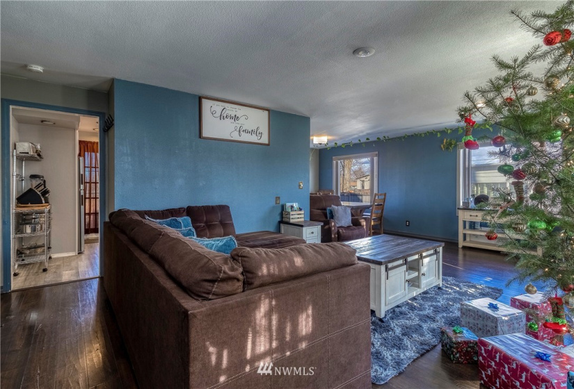 328 10th, Milton-Freewater, Oregon 97862, 4 Bedrooms Bedrooms, ,1 BathroomBathrooms,Residential,For Sale,10th,NWM1872702