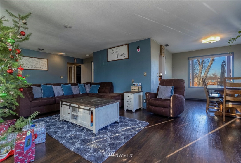 328 10th, Milton-Freewater, Oregon 97862, 4 Bedrooms Bedrooms, ,1 BathroomBathrooms,Residential,For Sale,10th,NWM1872702