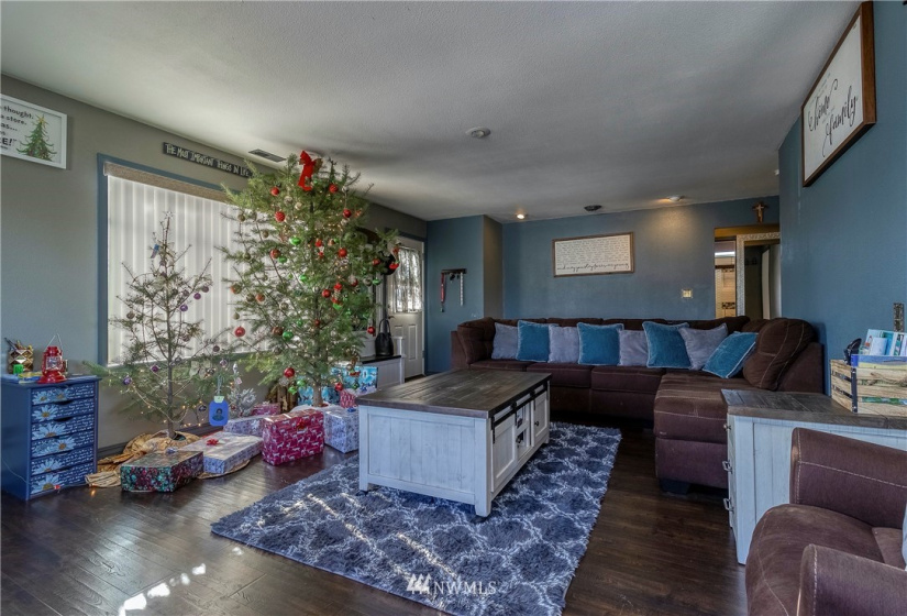 328 10th, Milton-Freewater, Oregon 97862, 4 Bedrooms Bedrooms, ,1 BathroomBathrooms,Residential,For Sale,10th,NWM1872702