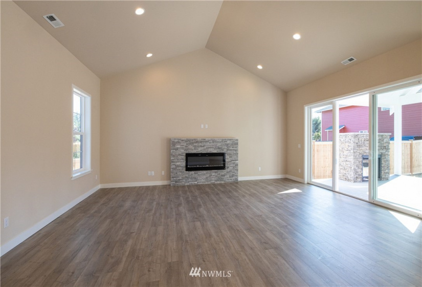 1516 131st, Lake Stevens, Washington 98258, 4 Bedrooms Bedrooms, ,3 BathroomsBathrooms,Residential,For Sale,131st,NWM1872183