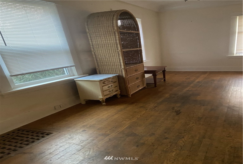 4541 5th, Seattle, Washington 98105, 4 Bedrooms Bedrooms, ,1 BathroomBathrooms,Residential,For Sale,15/59,5th,NWM1871183