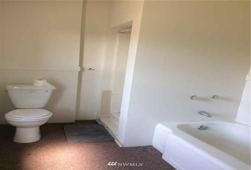 4539 5th, Seattle, Washington 98105, 4 Bedrooms Bedrooms, ,1 BathroomBathrooms,Residential,For Sale,15/59,5th,NWM1871150