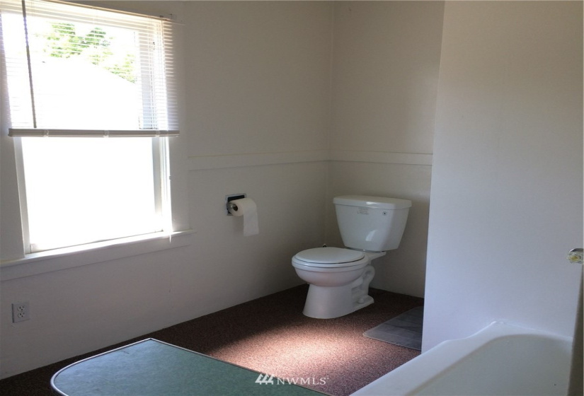 4539 5th, Seattle, Washington 98105, 4 Bedrooms Bedrooms, ,1 BathroomBathrooms,Residential,For Sale,15/59,5th,NWM1871150