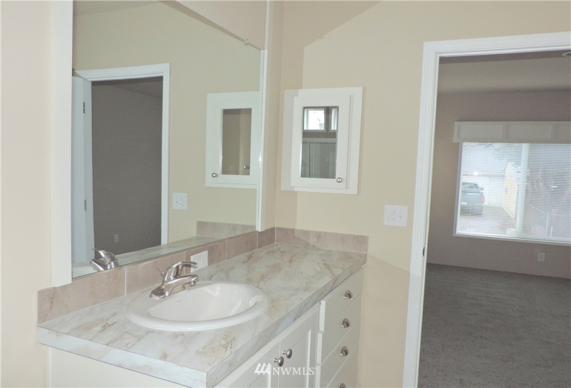 1112 Long, Centralia, Washington 98531, 3 Bedrooms Bedrooms, ,1 BathroomBathrooms,Manufactured In Park,For Sale,Long,NWM1873039