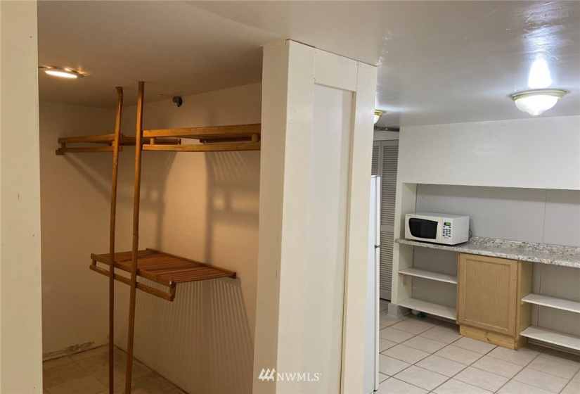 517 High, Bremerton, Washington 98337, 6 Bedrooms Bedrooms, ,1 BathroomBathrooms,Residential Lease,For Rent,High,NWM1873030