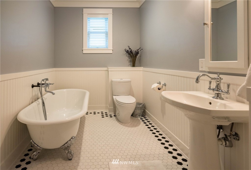 21 Madison, Pacific Beach, Washington 98571, 3 Bedrooms Bedrooms, ,Residential,For Sale,Madison,NWM1873093