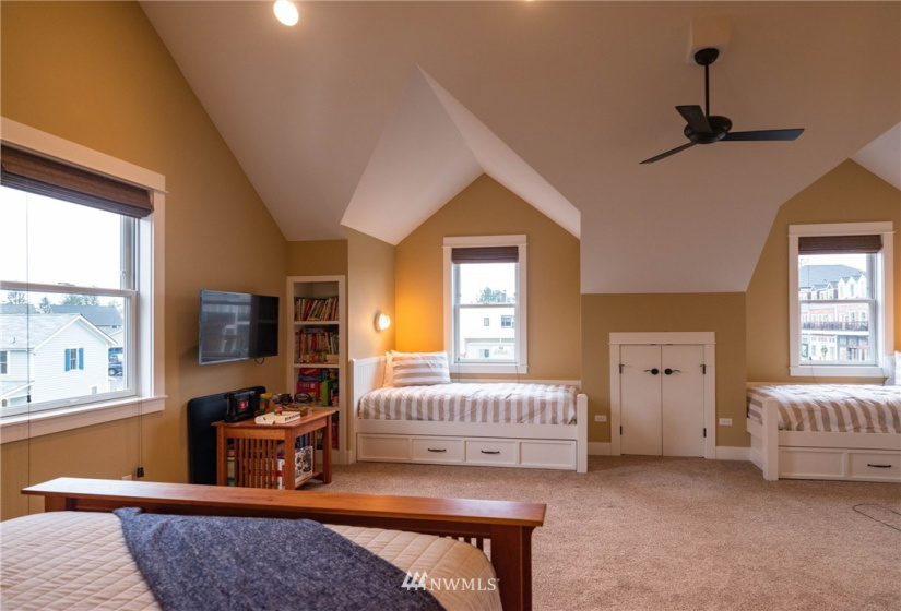 21 Madison, Pacific Beach, Washington 98571, 3 Bedrooms Bedrooms, ,Residential,For Sale,Madison,NWM1873093