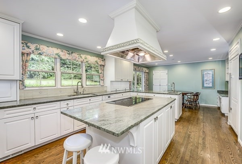 3445 122nd, Bellevue, Washington 98005, 5 Bedrooms Bedrooms, ,4 BathroomsBathrooms,Residential Lease,For Rent,122nd,NWM1873196