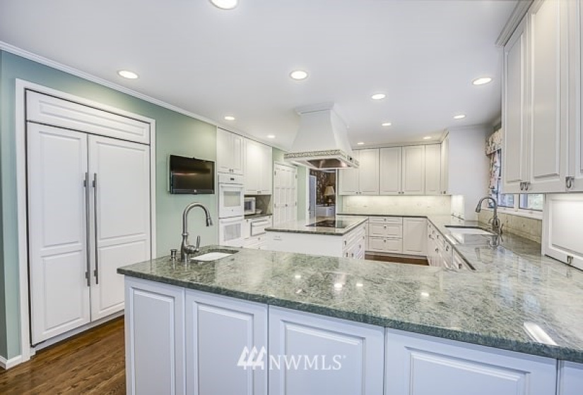 3445 122nd, Bellevue, Washington 98005, 5 Bedrooms Bedrooms, ,4 BathroomsBathrooms,Residential Lease,For Rent,122nd,NWM1873196