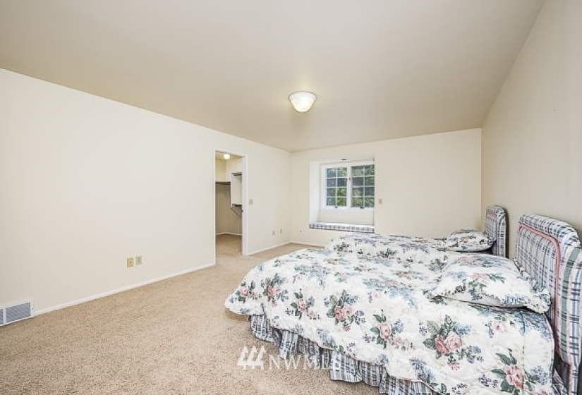 3445 122nd, Bellevue, Washington 98005, 5 Bedrooms Bedrooms, ,4 BathroomsBathrooms,Residential Lease,For Rent,122nd,NWM1873196