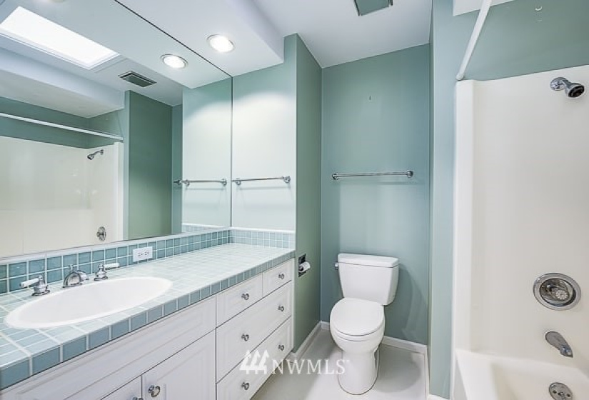 3445 122nd, Bellevue, Washington 98005, 5 Bedrooms Bedrooms, ,4 BathroomsBathrooms,Residential Lease,For Rent,122nd,NWM1873196