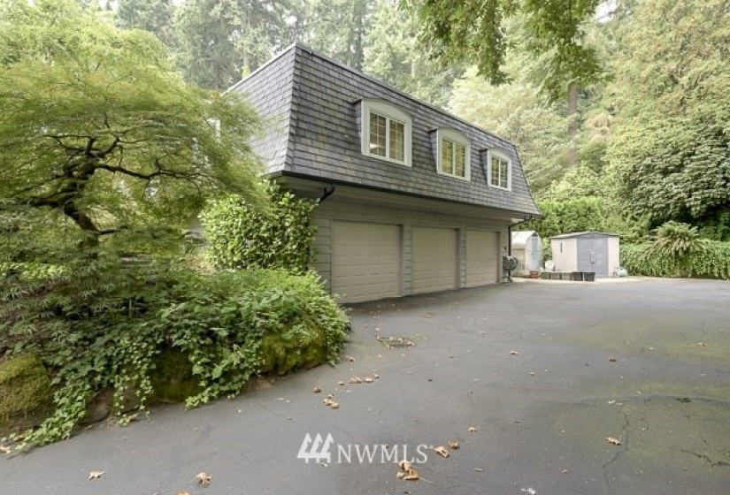 3445 122nd, Bellevue, Washington 98005, 5 Bedrooms Bedrooms, ,4 BathroomsBathrooms,Residential Lease,For Rent,122nd,NWM1873196