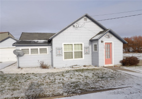 1104 Logan, Davenport, Washington 99122, 2 Bedrooms Bedrooms, ,1 BathroomBathrooms,Residential,For Sale,Essigs Add,Logan,NWM1873236