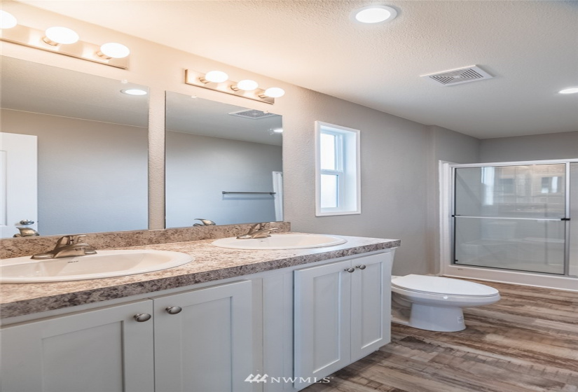 4727 Owens, Moses Lake, Washington 98837, 3 Bedrooms Bedrooms, ,2 BathroomsBathrooms,Manufactured In Park,For Sale,Owens,NWM1872970