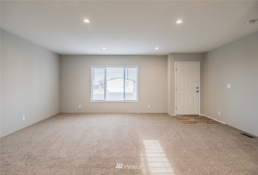 4727 Owens, Moses Lake, Washington 98837, 3 Bedrooms Bedrooms, ,2 BathroomsBathrooms,Manufactured In Park,For Sale,Owens,NWM1872970