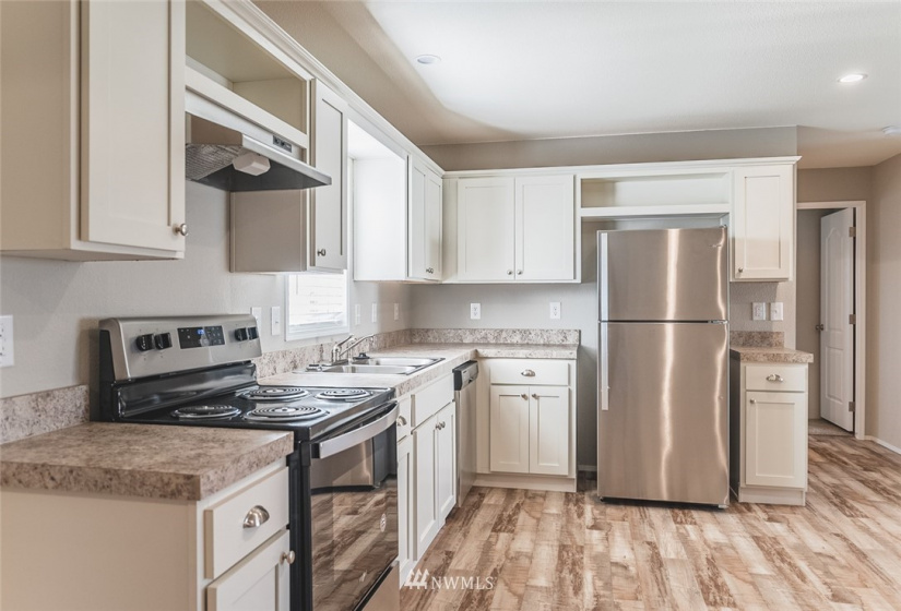 4727 Owens, Moses Lake, Washington 98837, 3 Bedrooms Bedrooms, ,2 BathroomsBathrooms,Manufactured In Park,For Sale,Owens,NWM1872970