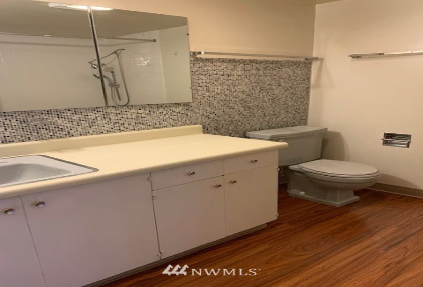 2500 81st, Mercer Island, Washington 98040, 2 Bedrooms Bedrooms, ,1 BathroomBathrooms,Residential Lease,For Rent,81st,NWM1873458