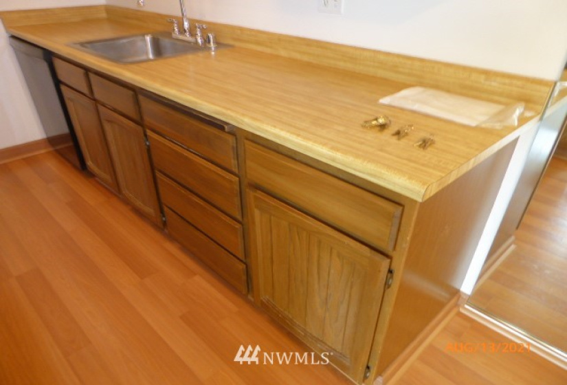 2500 81st, Mercer Island, Washington 98040, 2 Bedrooms Bedrooms, ,1 BathroomBathrooms,Residential Lease,For Rent,81st,NWM1873458