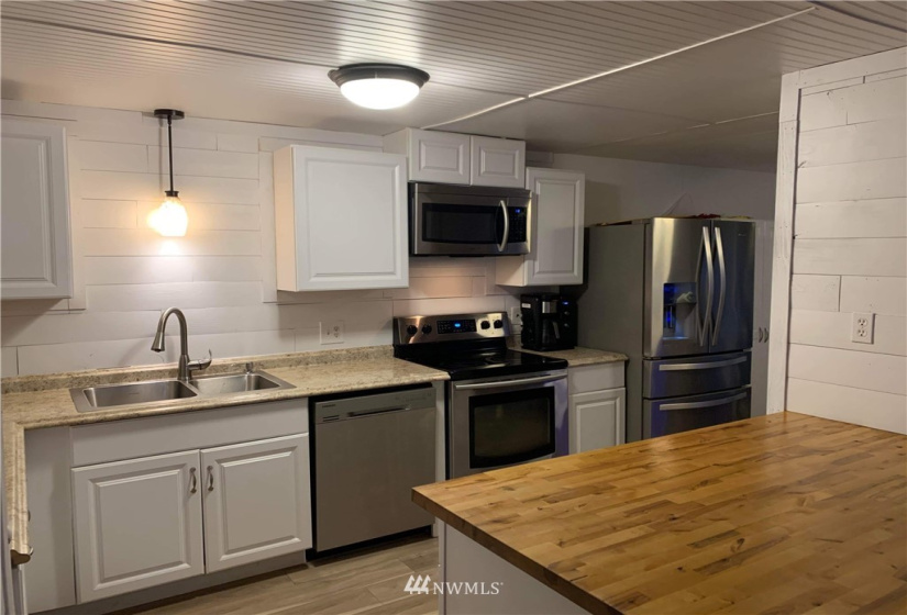 105 Mason, Silverlake, Washington 98645, 3 Bedrooms Bedrooms, ,2 BathroomsBathrooms,Manufactured In Park,For Sale,Mason,NWM1871037
