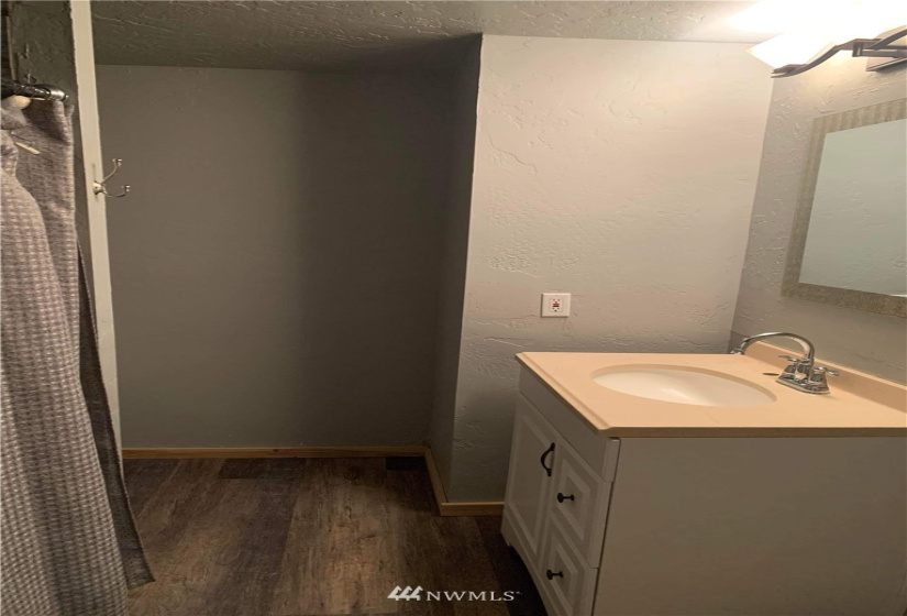 105 Mason, Silverlake, Washington 98645, 3 Bedrooms Bedrooms, ,2 BathroomsBathrooms,Manufactured In Park,For Sale,Mason,NWM1871037