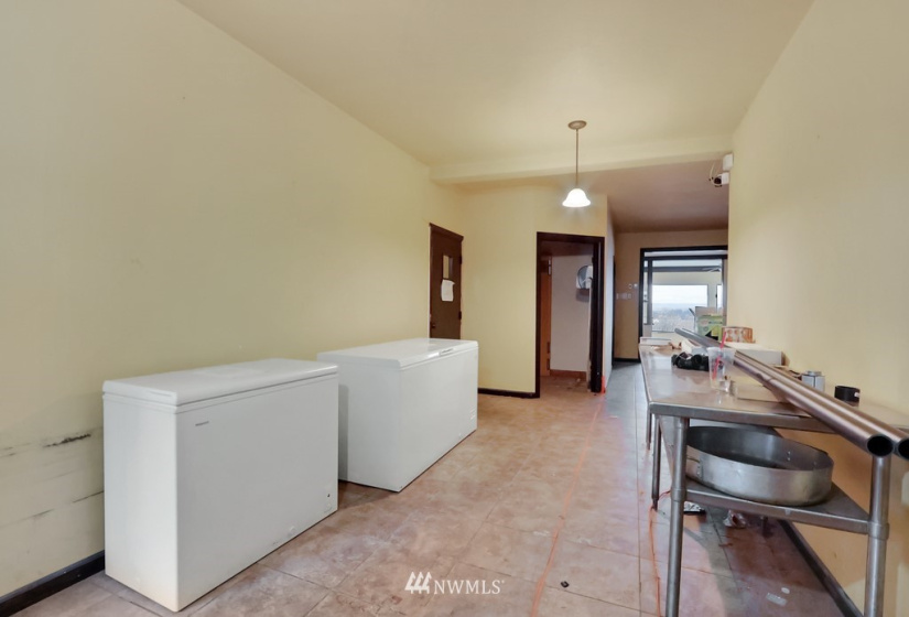 17136 410, Bonney Lake, Washington 98391, ,Residential Lease,For Rent,Winery Business Complex,410,NWM1873550