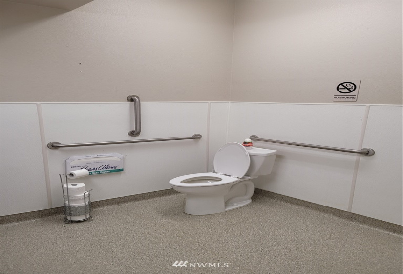 314 Academy, Kelso, Washington 98626, ,Commercial Sale,For Sale,Academy,NWM1873483