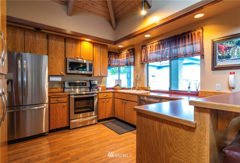 3016 Narrows, Tacoma, Washington 98407, 2 Bedrooms Bedrooms, ,2 BathroomsBathrooms,Residential,For Sale,Gold Creek,Narrows,NWM1865204