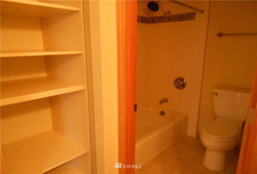 2100 3rd, Seattle, Washington 98121, ,1 BathroomBathrooms,Residential Lease,For Rent,3rd,NWM1873681