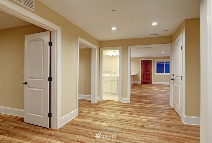 7420 A 27th, Mercer Island, Washington 98040, 1 Bedroom Bedrooms, ,Residential Lease,For Rent,27th,NWM1873224