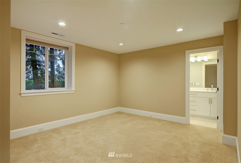 7420 A 27th, Mercer Island, Washington 98040, 1 Bedroom Bedrooms, ,Residential Lease,For Rent,27th,NWM1873224