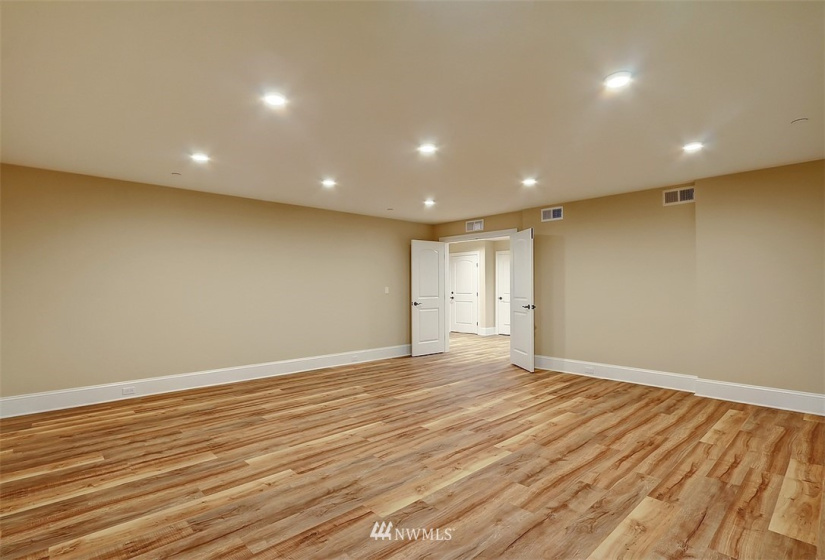 7420 A 27th, Mercer Island, Washington 98040, 1 Bedroom Bedrooms, ,Residential Lease,For Rent,27th,NWM1873224