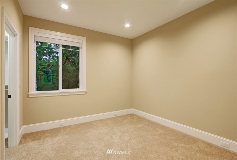 7420 B 27th, Mercer Island, Washington 98040, 2 Bedrooms Bedrooms, ,1 BathroomBathrooms,Residential Lease,For Rent,27th,NWM1873231