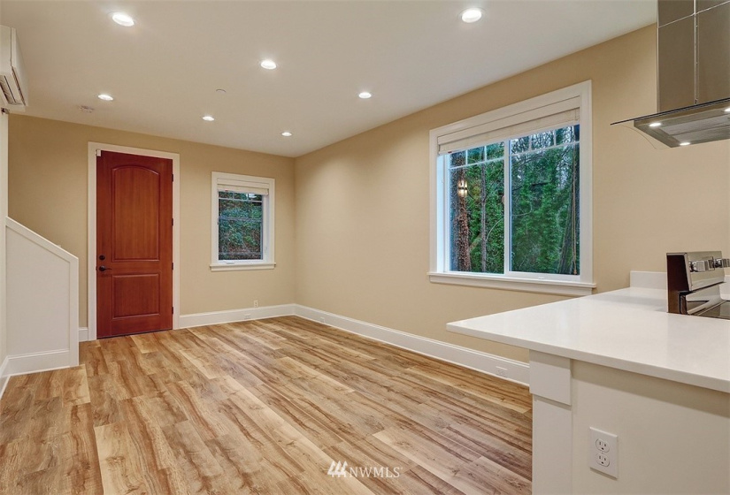 7420 B 27th, Mercer Island, Washington 98040, 2 Bedrooms Bedrooms, ,1 BathroomBathrooms,Residential Lease,For Rent,27th,NWM1873231