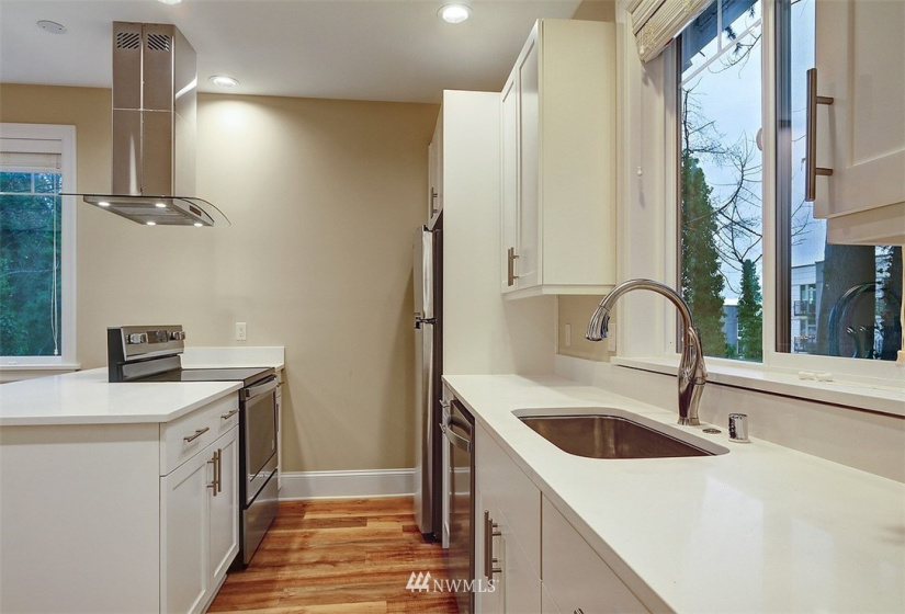 7420 B 27th, Mercer Island, Washington 98040, 2 Bedrooms Bedrooms, ,1 BathroomBathrooms,Residential Lease,For Rent,27th,NWM1873231