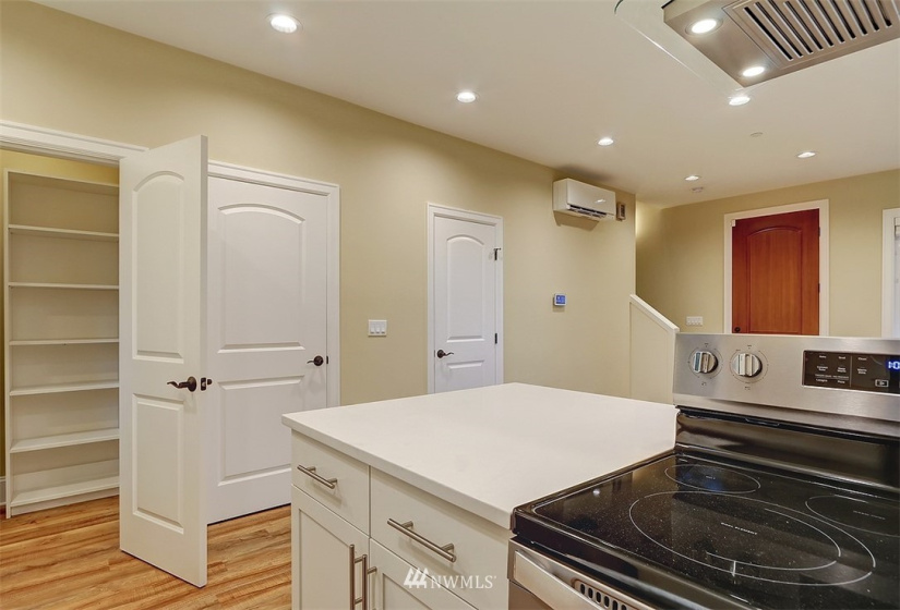 7420 B 27th, Mercer Island, Washington 98040, 2 Bedrooms Bedrooms, ,1 BathroomBathrooms,Residential Lease,For Rent,27th,NWM1873231