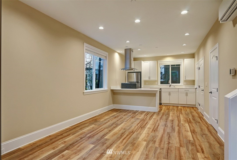 7420 B 27th, Mercer Island, Washington 98040, 2 Bedrooms Bedrooms, ,1 BathroomBathrooms,Residential Lease,For Rent,27th,NWM1873231