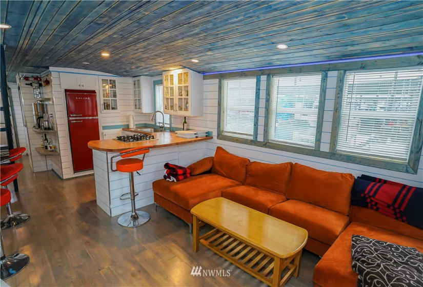 2100 West Bay, Olympia, Washington 98502, 1 Bedroom Bedrooms, ,Residential,For Sale,West Bay,NWM1873790