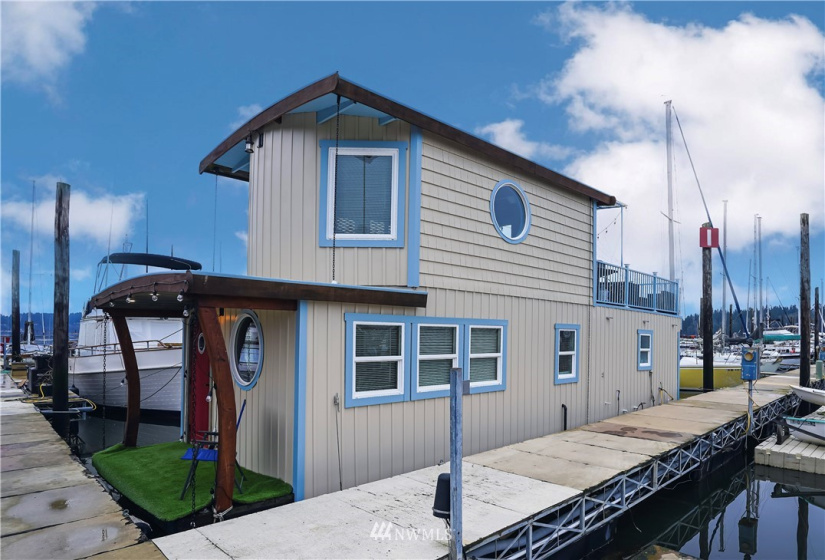 2100 West Bay, Olympia, Washington 98502, 1 Bedroom Bedrooms, ,Residential,For Sale,West Bay,NWM1873790